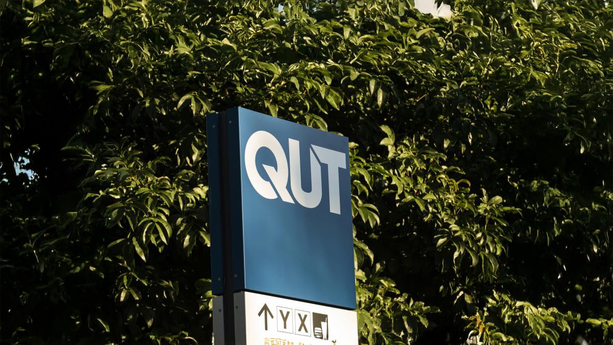 QUT campus location sign
