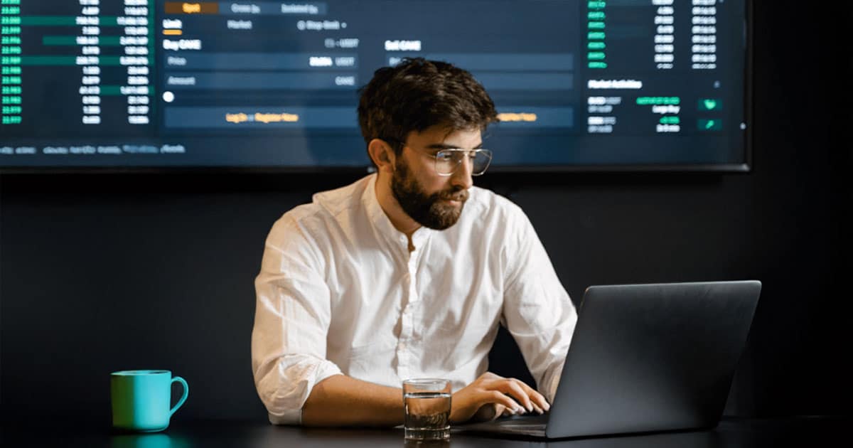 Analyst working intensively