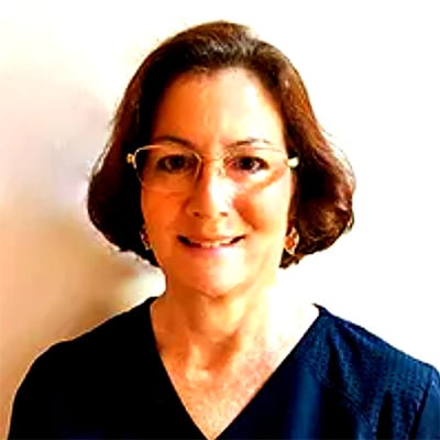 Elizabeth Swinny DNP graduate portrait